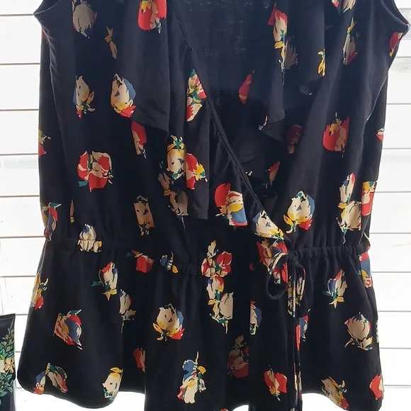 Ralph Lauren Black Top With Floral Wrap-around Design - Picture 5 of 6